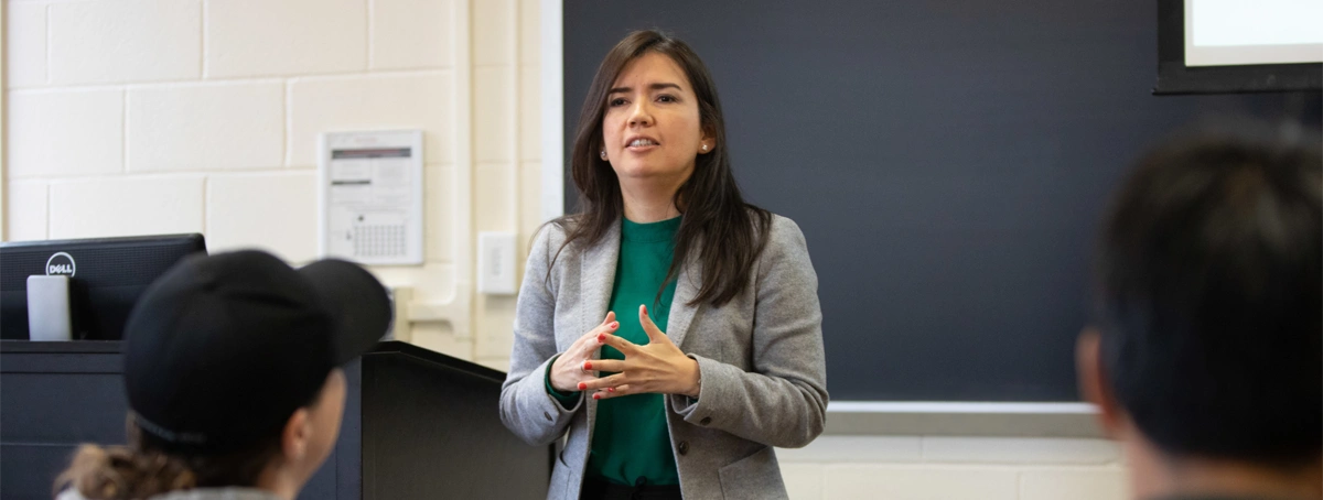 Laura Cuesta-Rueda teaches Social Welfare Policy and Services class in Conklin Hall 2019